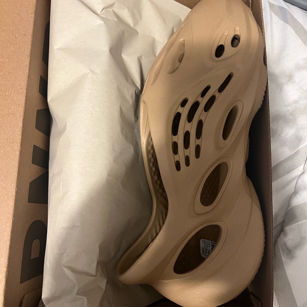 Men’s size 11 YEEZY foam runner brand new with box